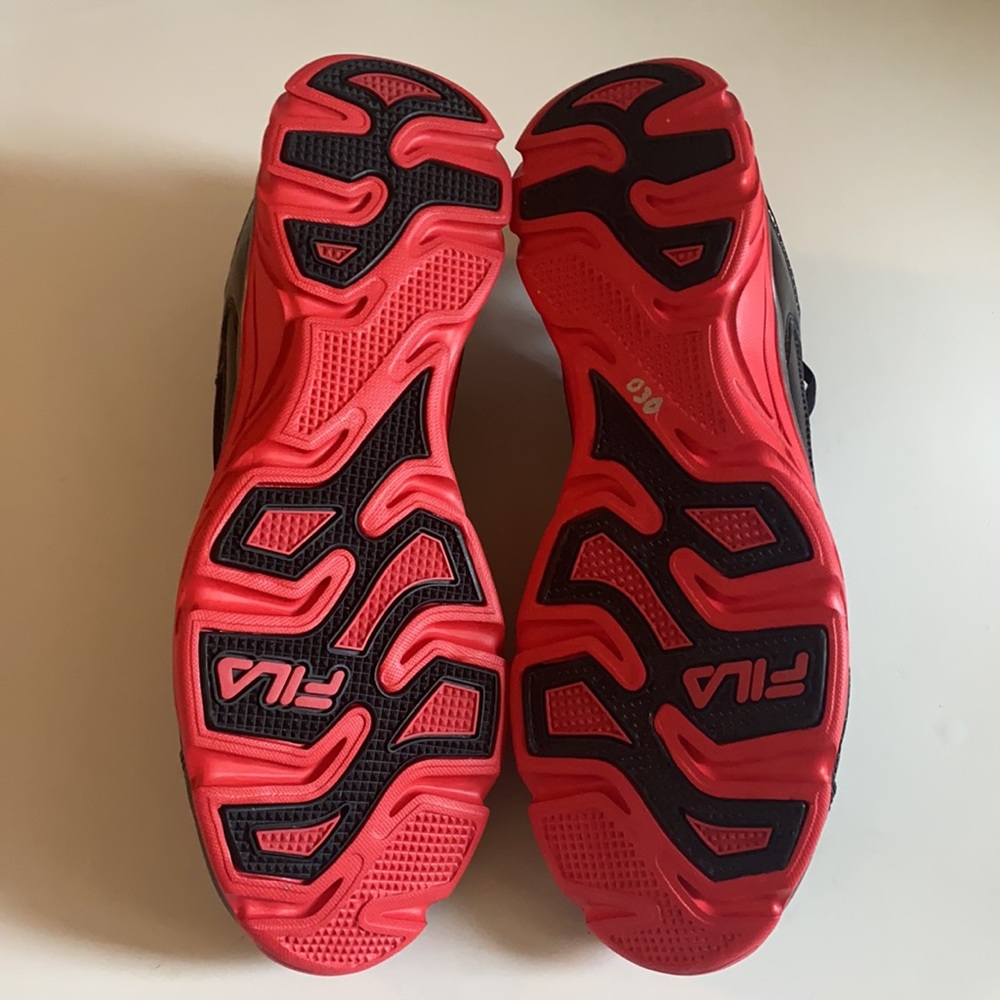 ✨BRAND NEW✨ FILA PROMPT SNEAKERS MEN'S (BLACK AND RED) - Picture 4 of 13